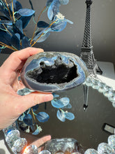 Load image into Gallery viewer, Black amethyst geode with agate 2728
