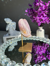 Load image into Gallery viewer, Lilac purple Pink amethyst heart 2817