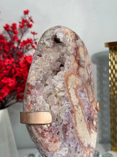 Load image into Gallery viewer, Pink Amethyst slab with amethyst 2907
