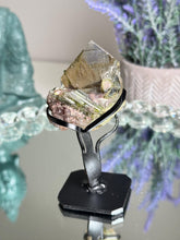 Load image into Gallery viewer, High quality Green tourmaline in quartz with lepidolite 2965
