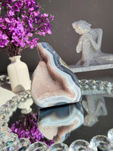 Load image into Gallery viewer, Druzy Amethyst flame with agate banding 2695