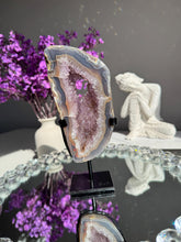 Load image into Gallery viewer, Druzy Amethyst portal with agate healing crystals 3203