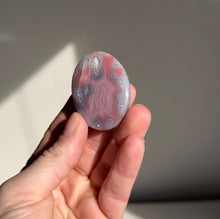 Load image into Gallery viewer, Swazi Agate Palm Stones