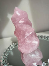 Load image into Gallery viewer, 8 lb XXL Rose Quartz flame