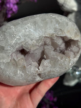 Load image into Gallery viewer, Lilac purple Sugar Amethyst Geode 3273