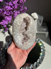 Load image into Gallery viewer, Lilac purple Sugar Amethyst Geode 3273