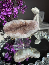 Load image into Gallery viewer, Brown Sugar Amethyst Geode 3273