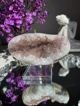 Load image into Gallery viewer, Brown Sugar Amethyst Geode 3273