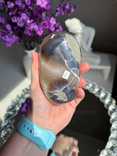 Load image into Gallery viewer, amethyst geode with calcite 3287