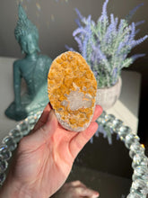 Load image into Gallery viewer, Burnt yellow sugar amethyst geode 3289