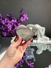 Load image into Gallery viewer, Amethyst heart 2726

