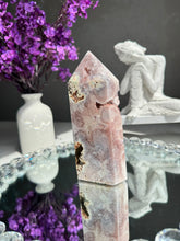 Load image into Gallery viewer, Druzy pink amethyst tower 2787
