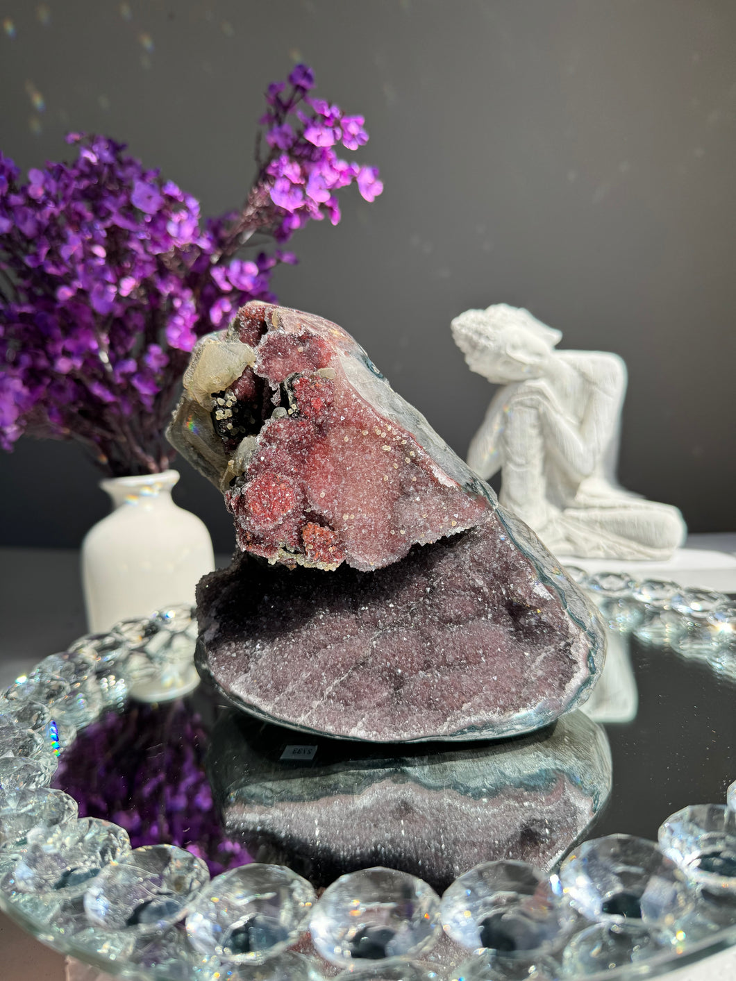 Amethyst geode with calcite 2733