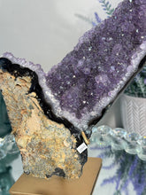 Load image into Gallery viewer, amethyst cluster with black agate banding 2833 shark
