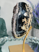 Load image into Gallery viewer, amethyst cluster with black agate banding 2832
