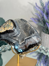 Load image into Gallery viewer, amethyst cluster with black agate banding 2832
