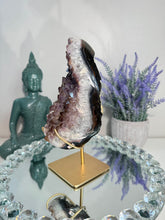 Load image into Gallery viewer, amethyst cluster with black agate banding 2831
