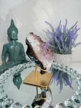 Load image into Gallery viewer, amethyst cluster with black agate banding 2832
