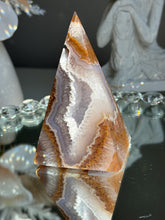 Load image into Gallery viewer, White sugar Druzy agate geode pyramid 2959
