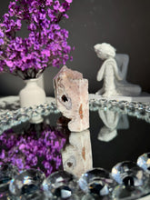 Load image into Gallery viewer, Druzy Pink amethyst tower 2996
