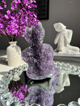 Load image into Gallery viewer, Druzy amethyst cat 2731 crystal cat cat carving
