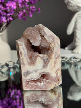 Load image into Gallery viewer, Druzy Pink amethyst tower 2996
