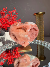 Load image into Gallery viewer, Druzy Pink amethyst heart 3030
