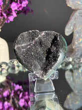 Load image into Gallery viewer, Druzy amethyst heart healing crystals 3066
