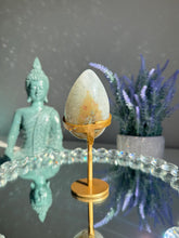 Load image into Gallery viewer, Greenish Druzy quartz egg 3094
