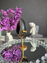 Load image into Gallery viewer, Amethyst egg with agate banding 3092
