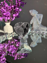 Load image into Gallery viewer, Druzy amethyst heart healing crystals 3066
