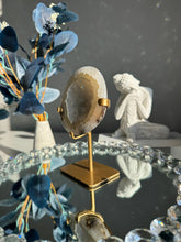 Load image into Gallery viewer, White sugar Druzy quartz geode 3094
