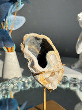 Load image into Gallery viewer, Blue druzy agate geode 3095
