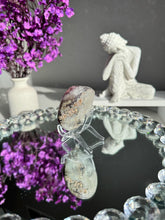 Load image into Gallery viewer, Sugar amethyst geode 3097
