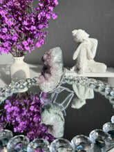 Load image into Gallery viewer, Amethyst geode 3099
