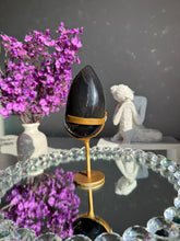 Load image into Gallery viewer, Amethyst egg with agate banding 3092
