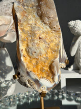 Load image into Gallery viewer, Yellow druzy agate geode 3090
