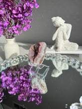 Load image into Gallery viewer, Sugar amethyst geode 3097
