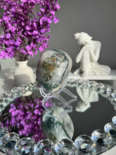 Load image into Gallery viewer, Amethyst geode with jasper 3102
