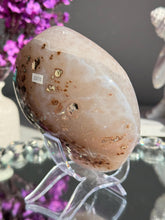 Load image into Gallery viewer, Light pink Rainbow amethyst 3102
