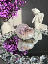 Load image into Gallery viewer, amethyst geode healing crystals 3110
