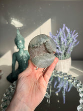 Load image into Gallery viewer, Green rainbow amethyst geode healing crystals 3110
