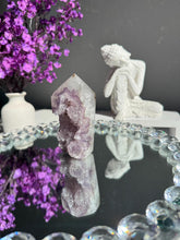 Load image into Gallery viewer, Druzy amethyst tower 3118
