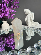Load image into Gallery viewer, Sugar druzy quartz tower 3118 sugar amethyst

