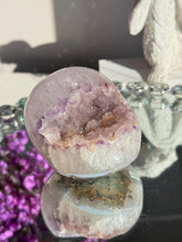 Load image into Gallery viewer, amethyst geode healing crystals 3110
