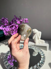 Load image into Gallery viewer, amethyst geode with calcite 3118

