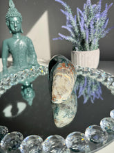 Load image into Gallery viewer, Green rainbow amethyst geode 3132
