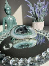 Load image into Gallery viewer, Green rainbow amethyst geode 3132
