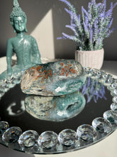 Load image into Gallery viewer, Green rainbow amethyst geode 3132
