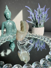 Load image into Gallery viewer, Green rainbow amethyst geode 3130
